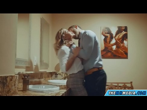 ❤️ Ke hoʻowalewale ʻia ʻoe e kahi blonde busty i kahi lumi hoʻomaha ākea ☑ Porno fb ma haw.villagesexvideos.ru ❌️❤